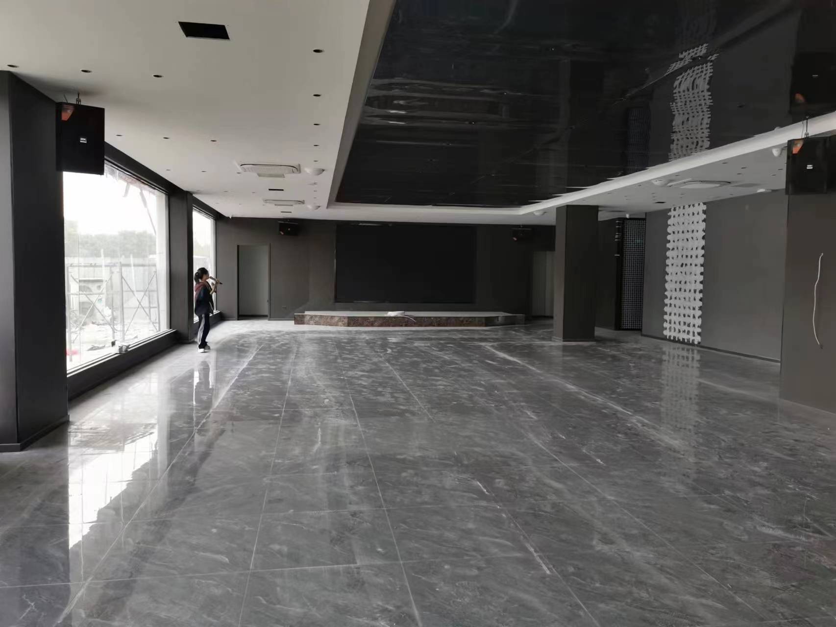某酒店一楼宴会厅